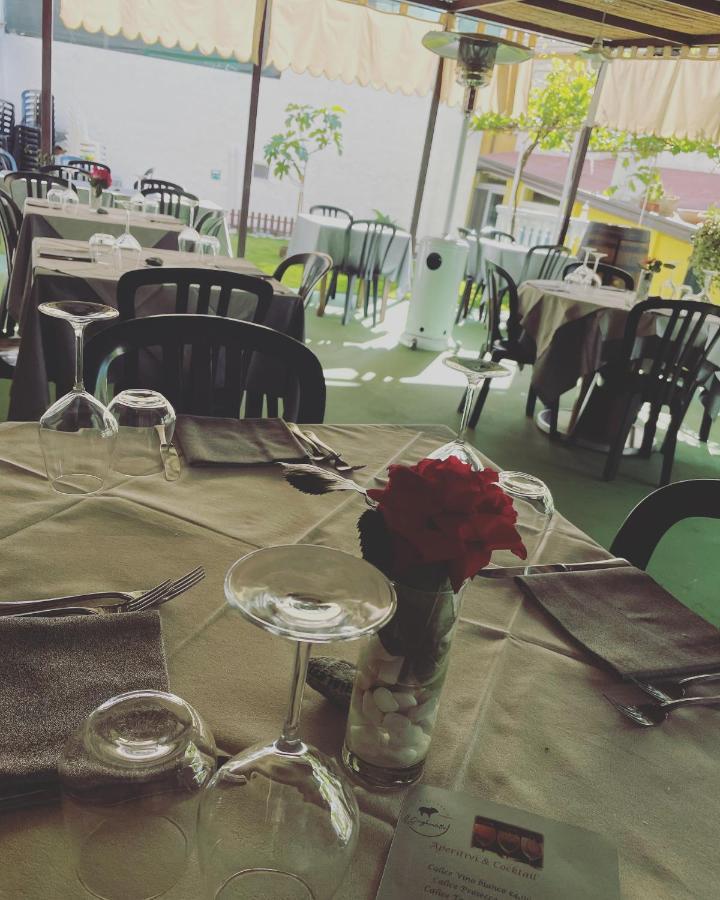 Il Cinghialetto Hotel Фони Екстериор снимка