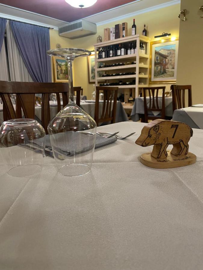 Il Cinghialetto Hotel Фони Екстериор снимка