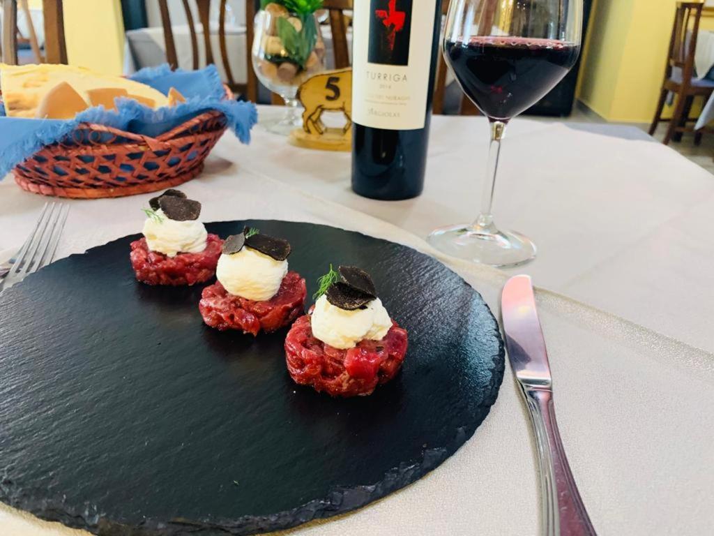 Il Cinghialetto Hotel Фони Екстериор снимка
