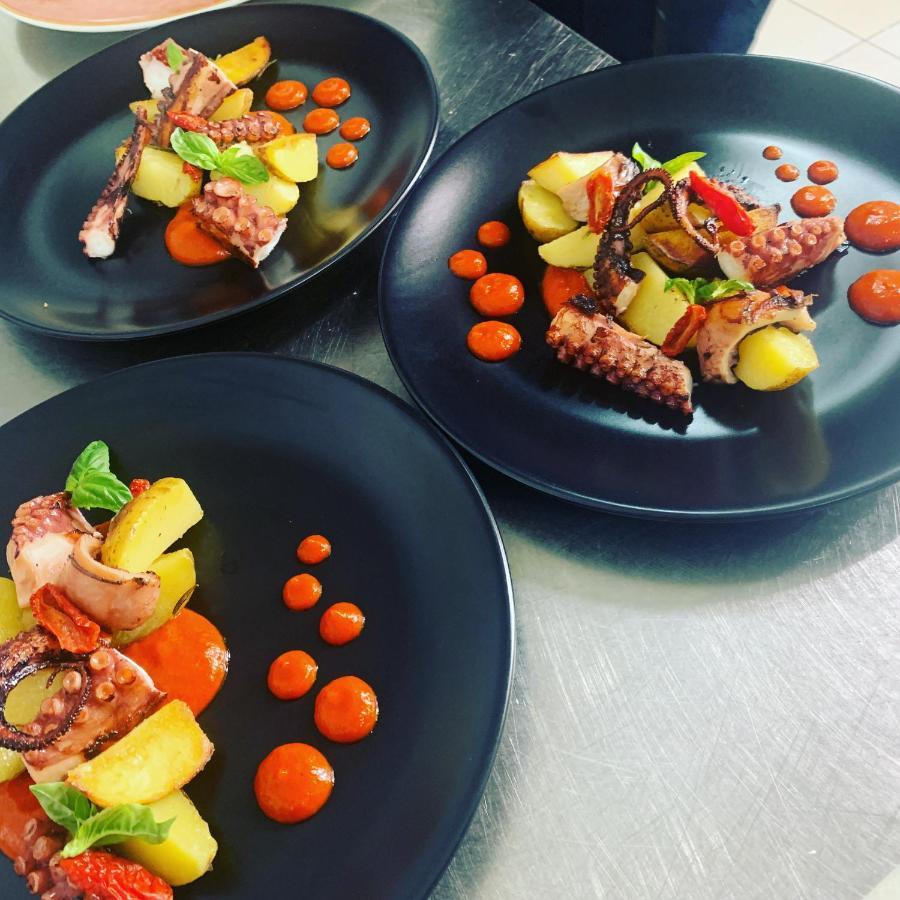 Il Cinghialetto Hotel Фони Екстериор снимка